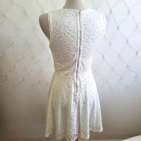Francesca's Lace V-Neck Dress / All White / Size Small - Picture 6 of 7